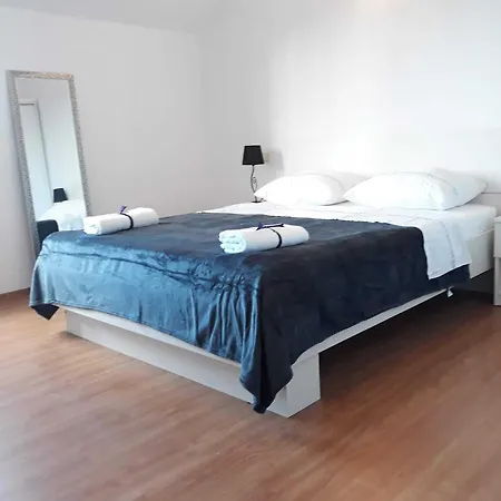 Gabrijela - One Bedroom With Sea View * Sladenovici