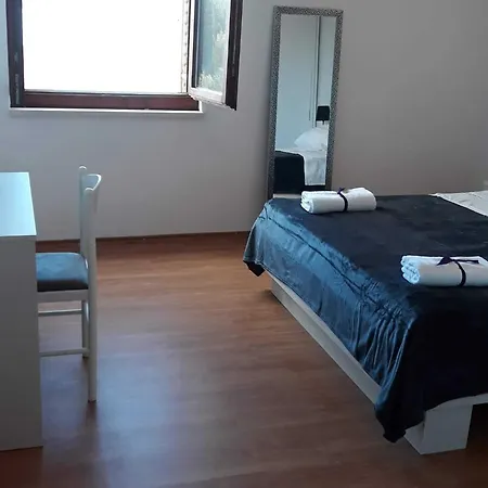 Gabrijela - One Bedroom With Sea View * Sladenovici